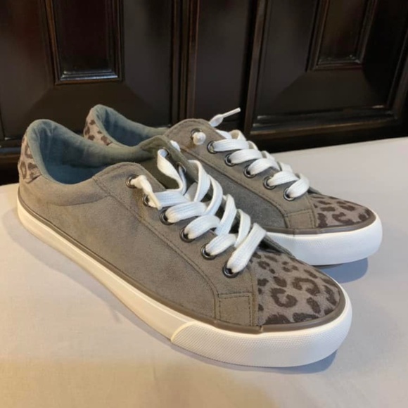 LEOPARD:  Very G Leopard Sneakers - Picture 5 of 5